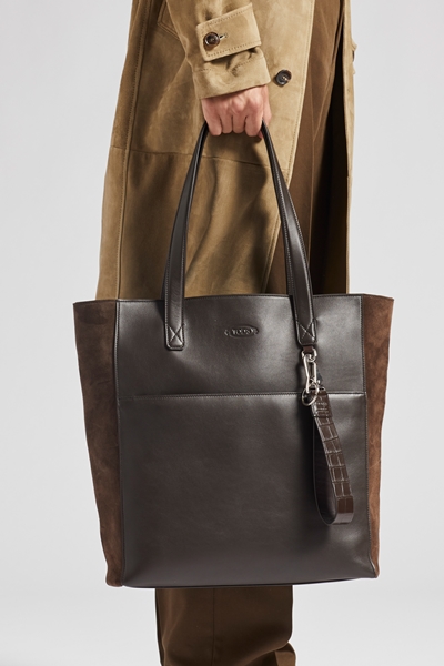 مجموعة Tod’s الرجالية لربيع وصيف 2020... تصاميم خفيفة بجودة عالية